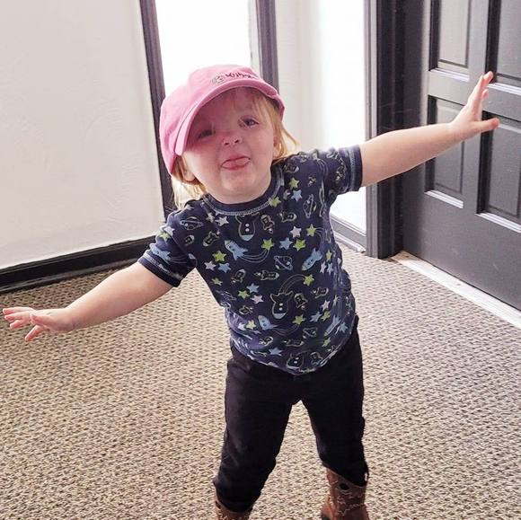 Meet your Posher, Ali - Picture 1 of 1